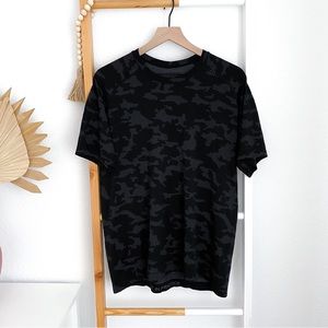 Lululemon Metal Vent Breathe Short Sleeve Black Shirt Size L
